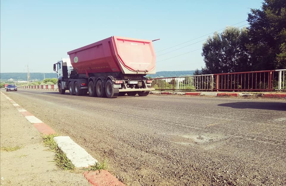 A început asfaltarea Bulevardului Dacia